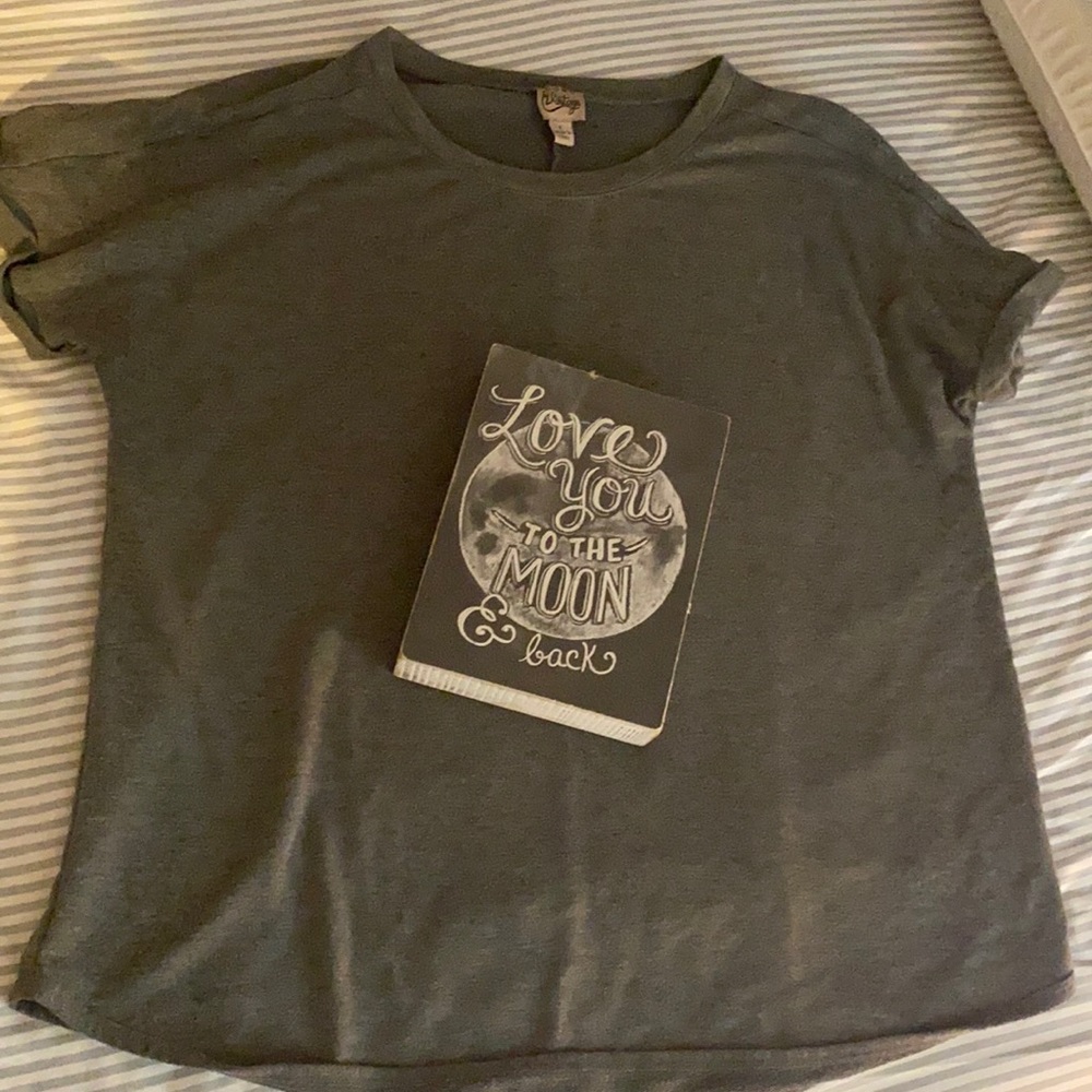 🤍Gray t shirt🤍